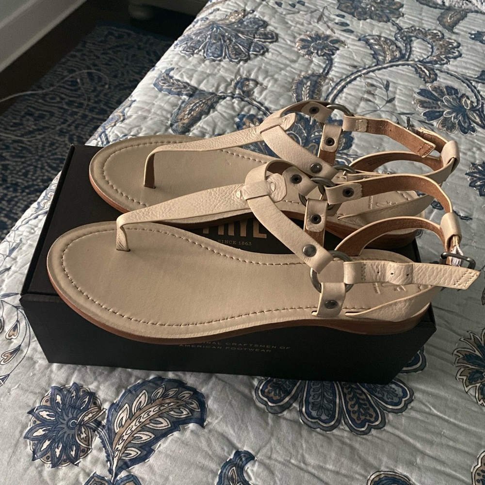 FRYE SANDALS off-white/cream size 11